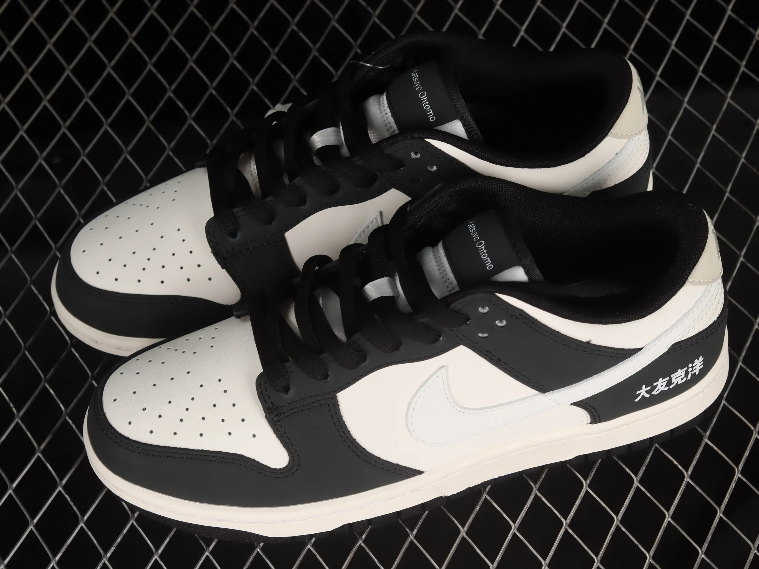 All Categories Nk SB Dunk Series Nk SB Dunk Low Low-top sneakers Otomo Katsuhiro x Nk SB Dunk Low "Steamboy OST" Creative customization collaboration Otomo Katsuhiro joint SB low-top sports and leisure sneakers GU6396-001